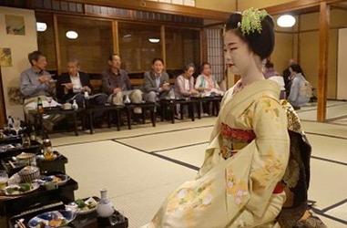 五花街の夕べ イメージ